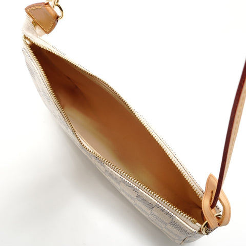 LOUIS VUITTON Azur Damier Pochette Accessoires, made in 2012. Shoulder Bag white WS28940