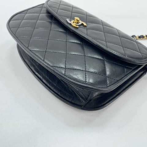 CHANEL Matelassé Shoulder Bag black WS30005