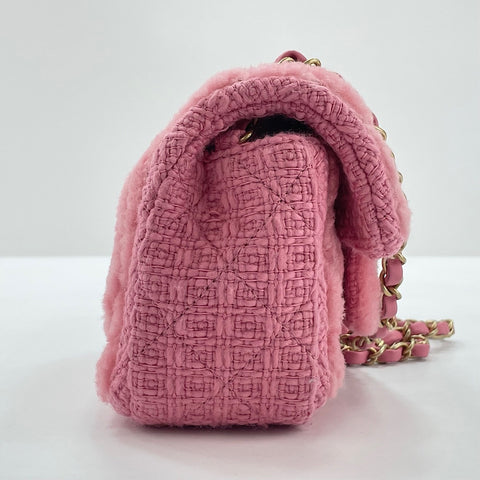 CHANEL Mini Matelassé Shoulder Bag pink WS30024