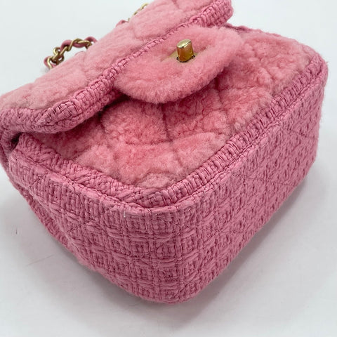 CHANEL Mini Matelassé Shoulder Bag pink WS30024