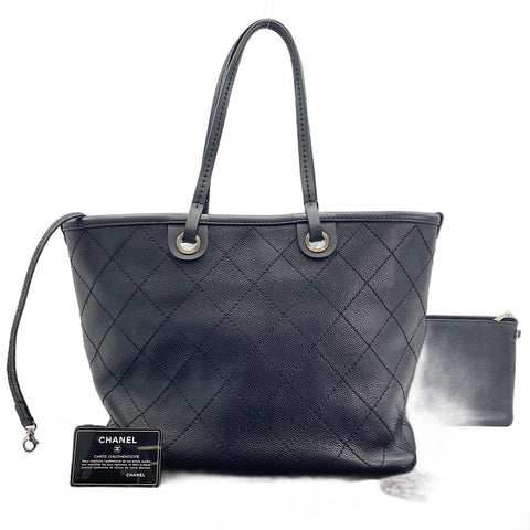 CHANEL Matelassé Einkaufstasche schwarz WS30065