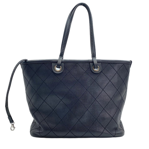 CHANEL Matelassé Einkaufstasche schwarz WS30065
