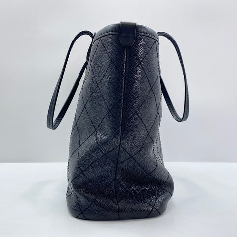 CHANEL Matelassé Einkaufstasche schwarz WS30065