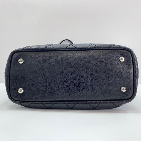 CHANEL Matelassé Einkaufstasche schwarz WS30065