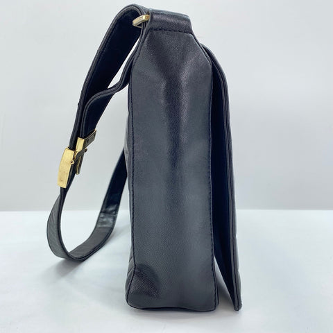 CHANEL Chocolate Bar 30 Umhängetasche schwarz WS30067