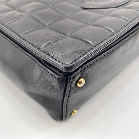 CHANEL Chocolate Bar 30 Umhängetasche schwarz WS30067
