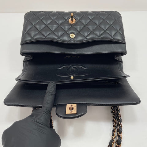 CHANEL Matelassé Umhängetasche schwarz WS30072
