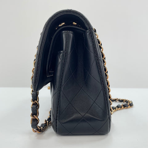 CHANEL Matelassé Umhängetasche schwarz WS30072