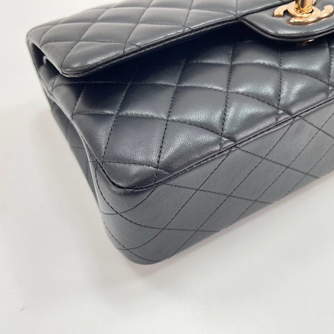 CHANEL Matelassé Umhängetasche schwarz WS30072