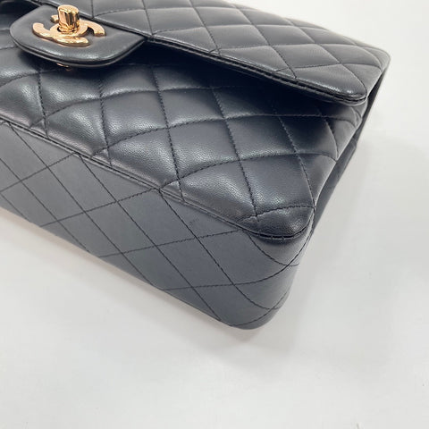 CHANEL Matelassé Umhängetasche schwarz WS30072