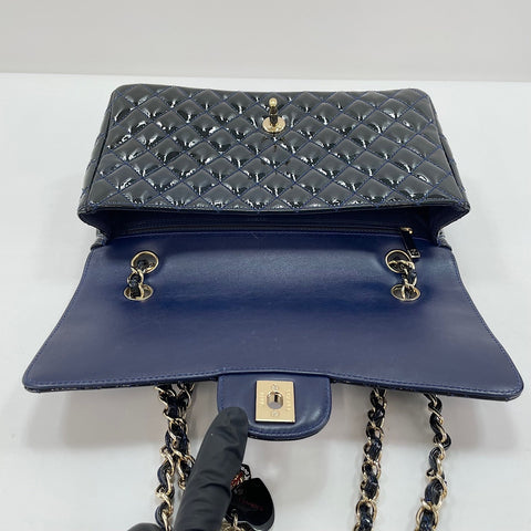 CHANEL Matelassé 25 Umhängetasche schwarz WS30073