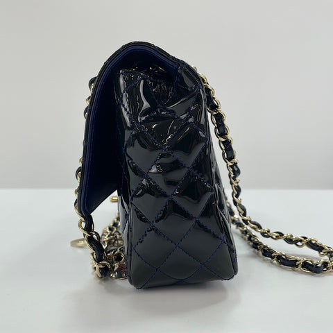 CHANEL Matelassé 25 Umhängetasche schwarz WS30073