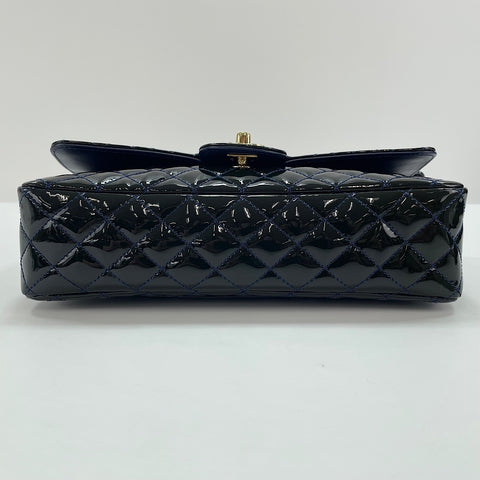 CHANEL Matelassé 25 Umhängetasche schwarz WS30073