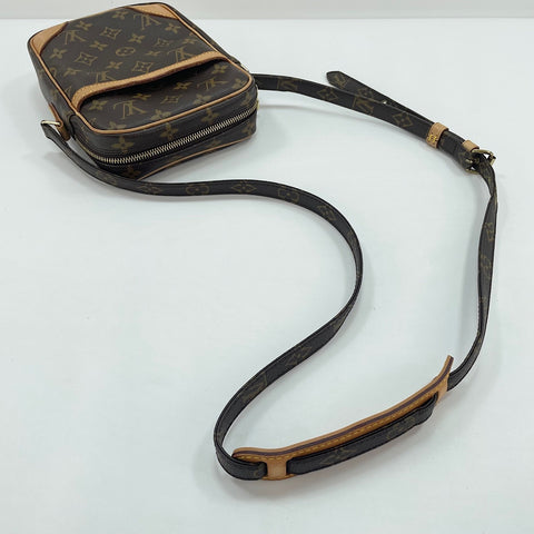 LOUIS VUITTON Donau Umhängetasche Braun WS30085