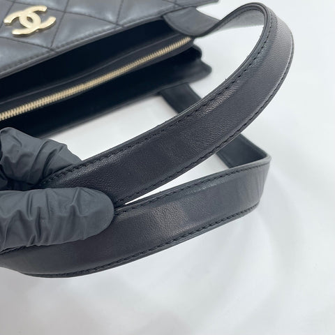 CHANEL Matelassé Handbag black WS30112