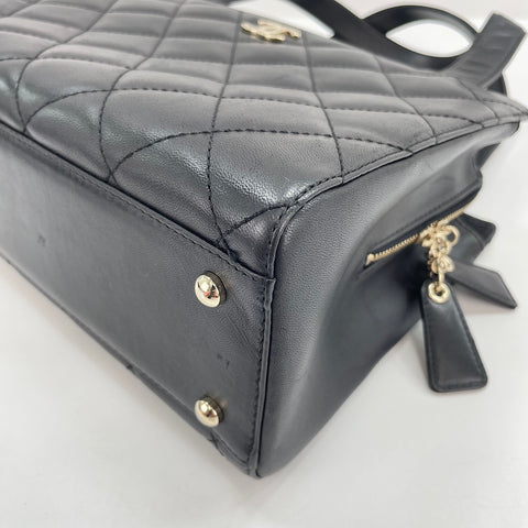 CHANEL Matelassé Handbag black WS30112
