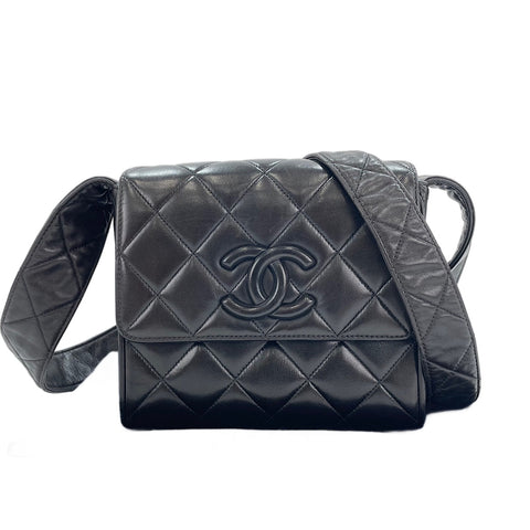 CHANEL Matelassé Shoulder Bag black WS30122