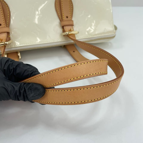 LOUIS VUITTON Rosewood Avenue Handbag white WS30153