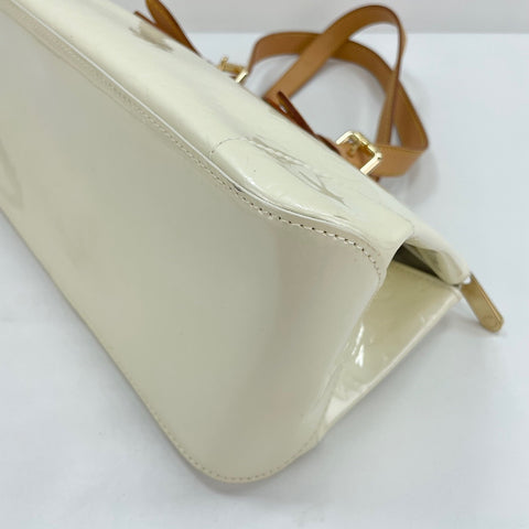 LOUIS VUITTON Rosewood Avenue Handbag white WS30153