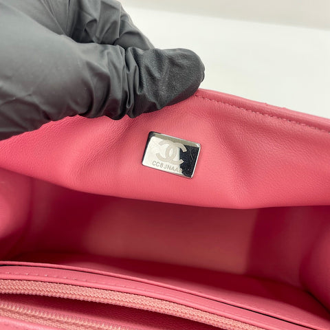 CHANEL Mini Matelassé Shoulder Bag pink WS30160