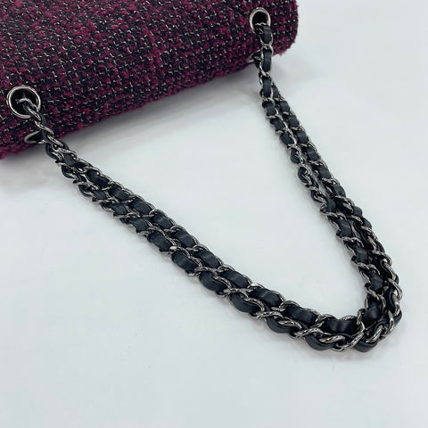 CHANEL Matelassé 25 Shoulder Bag wine-red WS30162