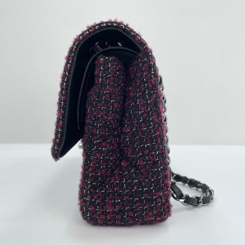 CHANEL Matelassé 25 Shoulder Bag wine-red WS30162