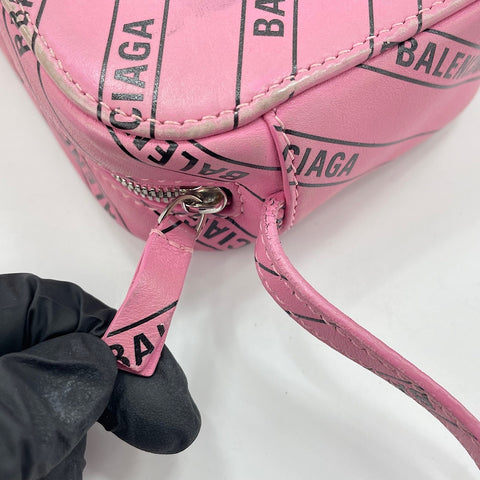 BALENCIAGA Everyday Shoulder Bag pink WS30166