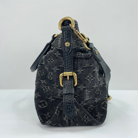 LOUIS VUITTON NeoKavi GM Handbag black WS30170