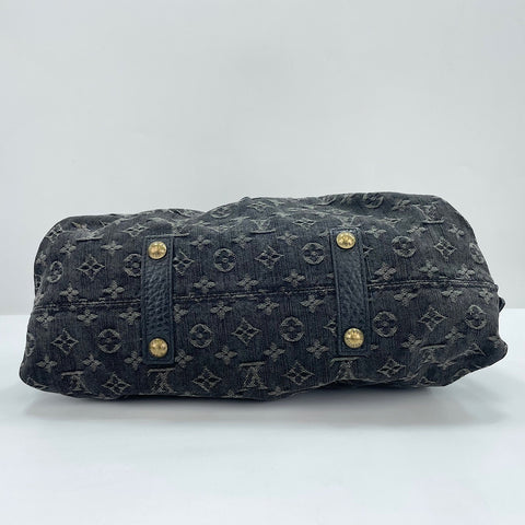 LOUIS VUITTON NeoKavi GM Handbag black WS30170