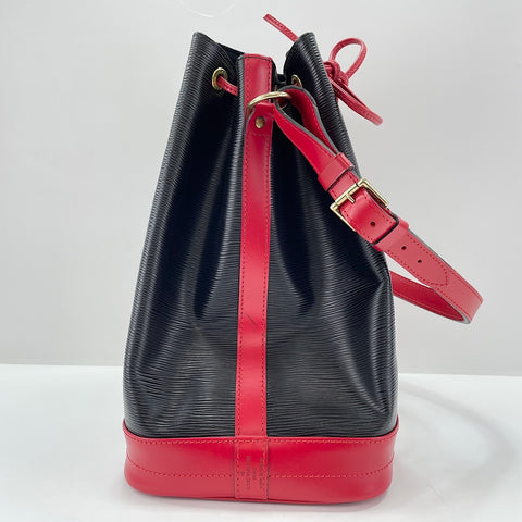 LOUIS VUITTON Noe Shoulder Bag black WS30189