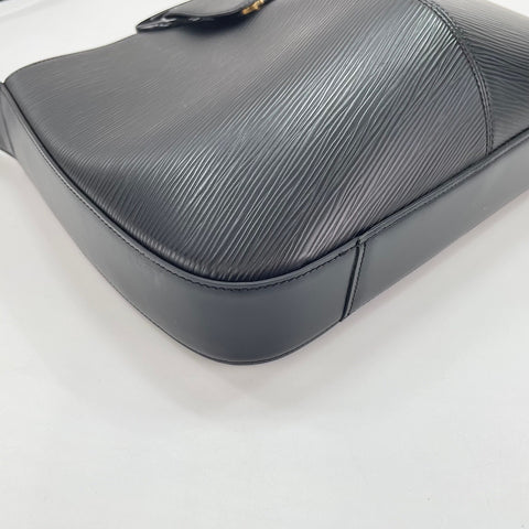 LOUIS VUITTON Reverie Shoulder Bag black WS30329