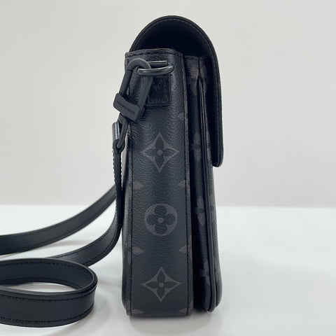 LOUIS VUITTON S-Lock Vertical Wearable Wallet Shoulder Bag black WS30357