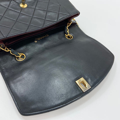 CHANEL 22 Shoulder Bag black WS30370
