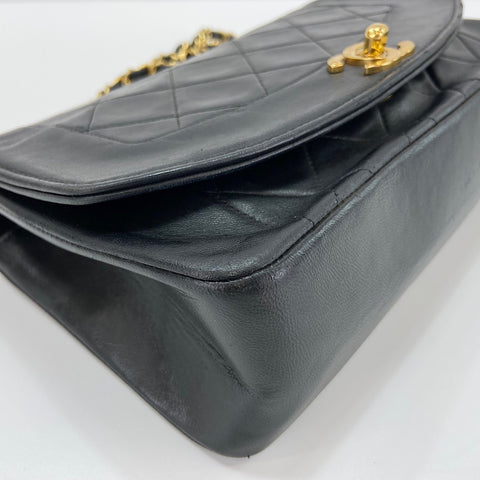 CHANEL 22 Shoulder Bag black WS30370