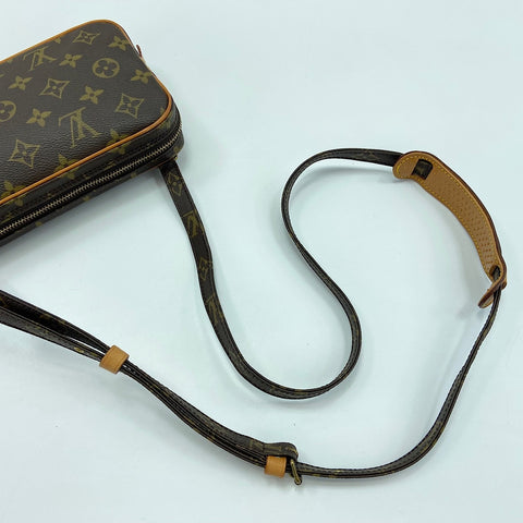 LOUIS VUITTON Pochette Marly Bandoulire Shoulder Bag Brown WS30386