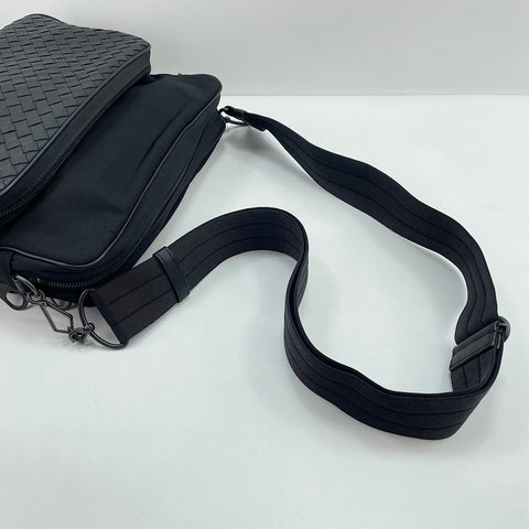 BOTTEGAVENETA INTRECCIATO Shoulder Bag black WS30388