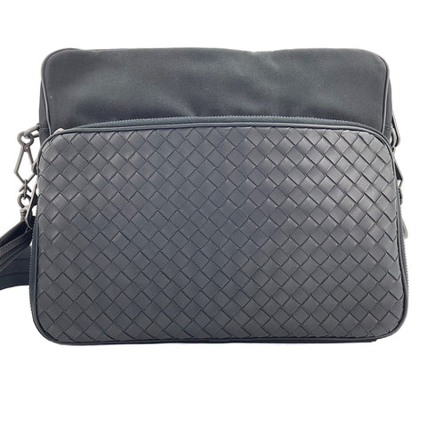 BOTTEGAVENETA INTRECCIATO Shoulder Bag black WS30388