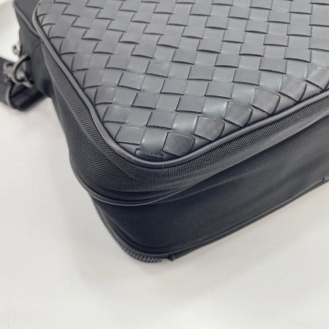 BOTTEGAVENETA INTRECCIATO Shoulder Bag black WS30388