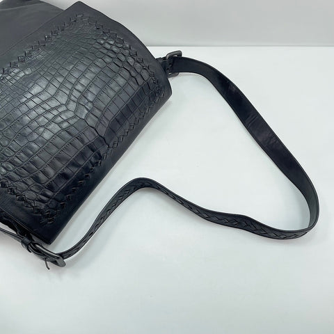BOTTEGAVENETA Croco embossed Messenger bag black WS30390