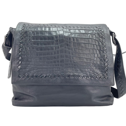 BOTTEGAVENETA Croco embossed Messenger bag black WS30390