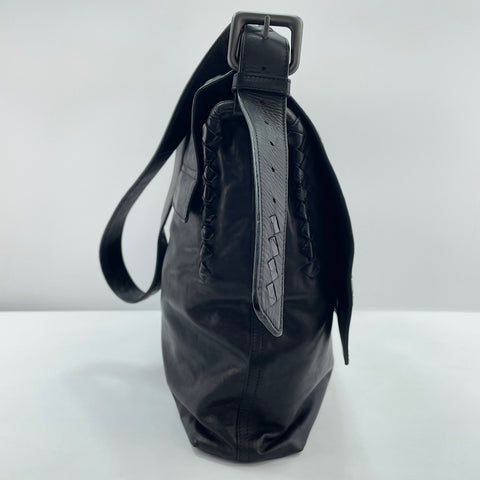 BOTTEGAVENETA Croco embossed Messenger bag black WS30390