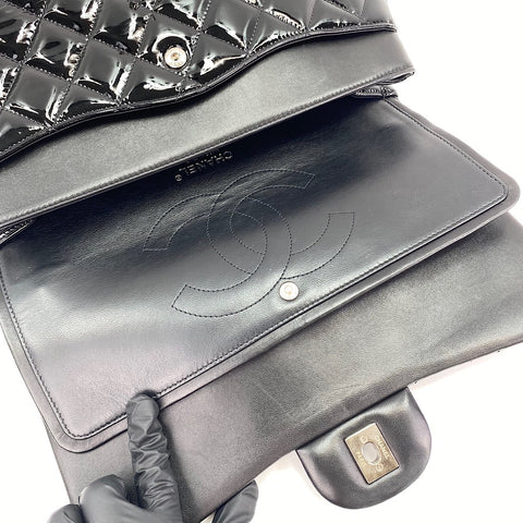 CHANEL Matelass 30 Shoulder Bag black WS30437