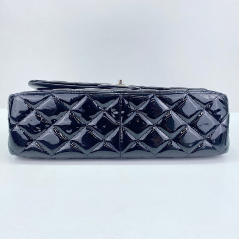 CHANEL Matelass 30 Shoulder Bag black WS30437