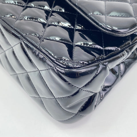 CHANEL Matelass 30 Shoulder Bag black WS30437