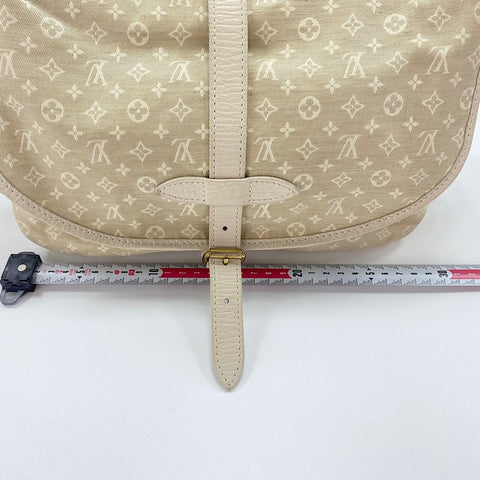 LOUIS VUITTON Saumur 30 Shoulder Bag white WS30460