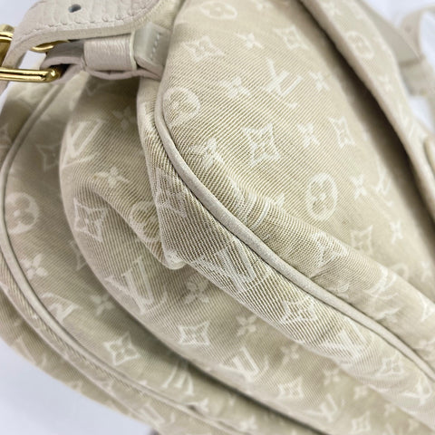 LOUIS VUITTON Saumur 30 Shoulder Bag white WS30460