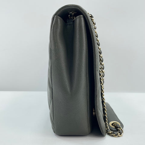 CHANEL Shoulder Bag khaki WS30503