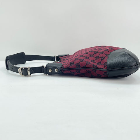 GUCCI Shoulder Bag Red WS30530