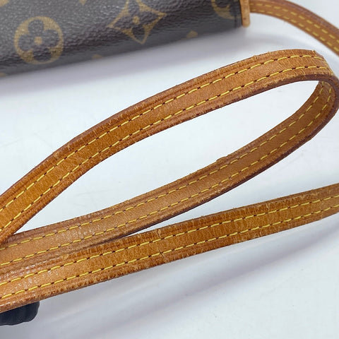 LOUIS VUITTON Pochette Twin GM Shoulder Bag Brown WS30581