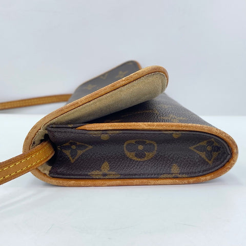 LOUIS VUITTON Pochette Twin GM Shoulder Bag Brown WS30581